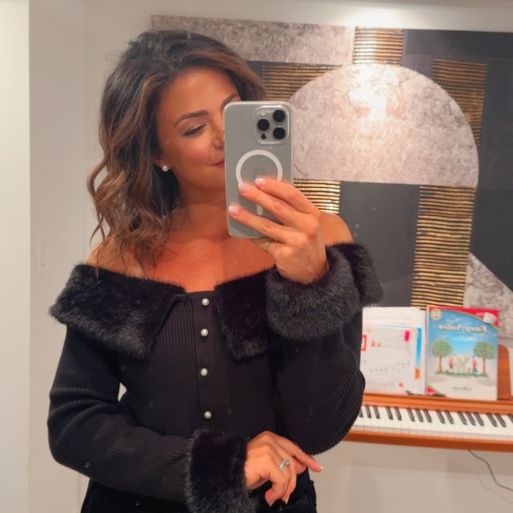 ASTR Tabitha Black Off-Shoulder Sweater with Faux Fur Trim - Picture 4 of 7